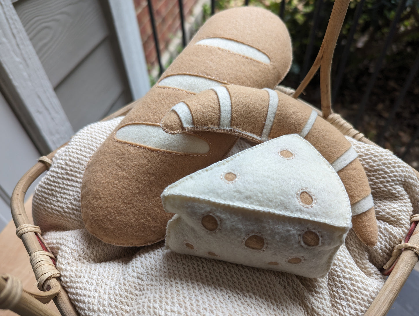 Handmade play food set - Play bread, cheese and croissant