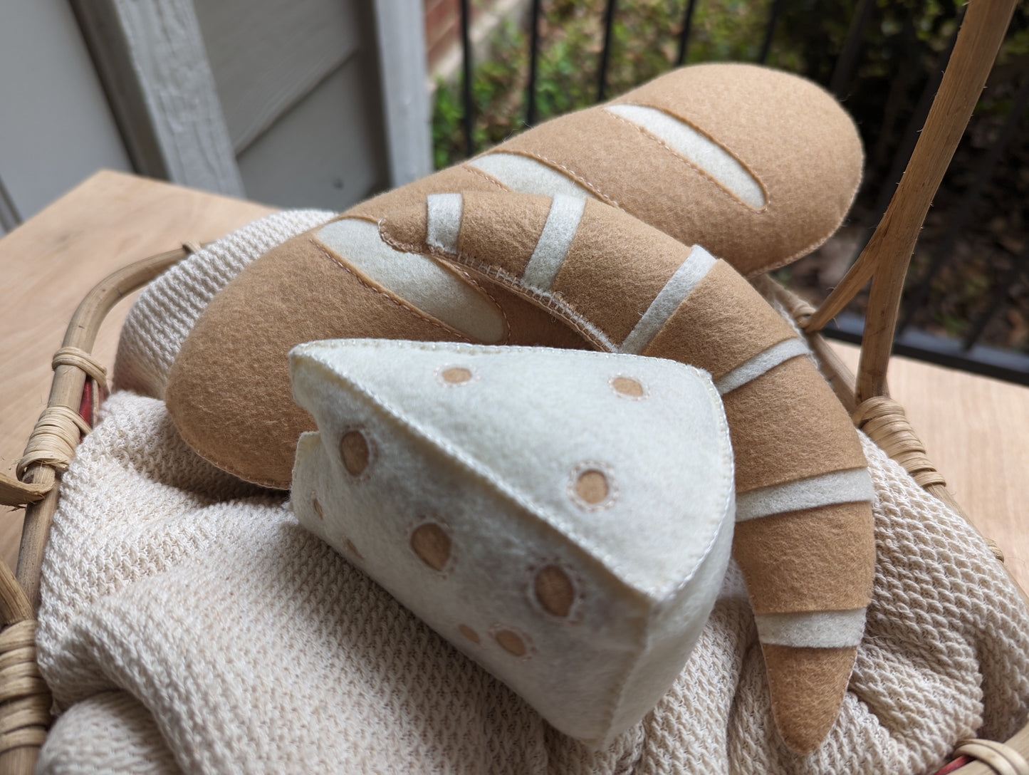 Handmade play food set - Play bread, cheese and croissant