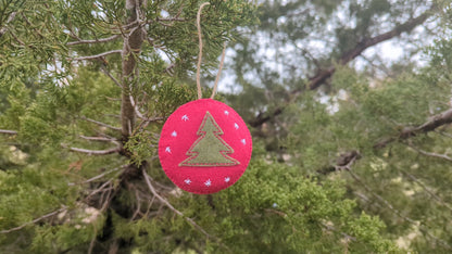 Felt DIY Christmas ornament PDF pattern template | pattern with video tutorial